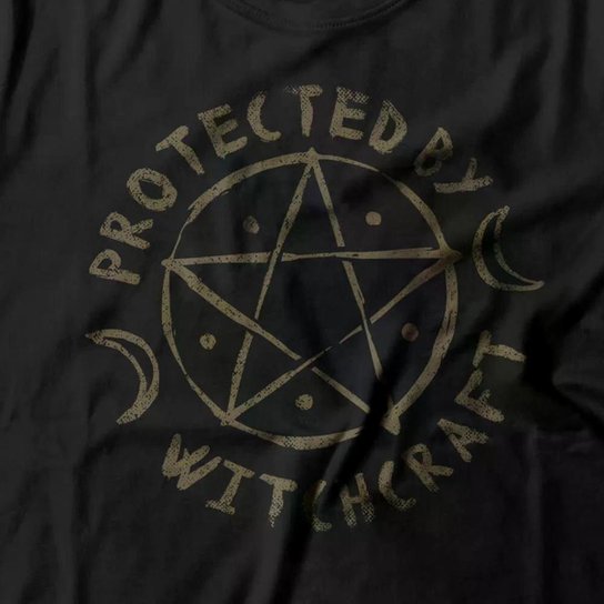 Camiseta Studio Geek Protected By Witchcraft Feminino