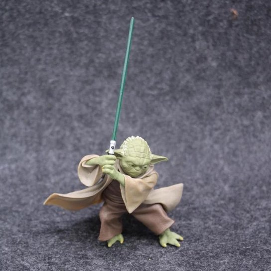 Figura Mestre Yoda Star Wars Yoda com sabre 9cm