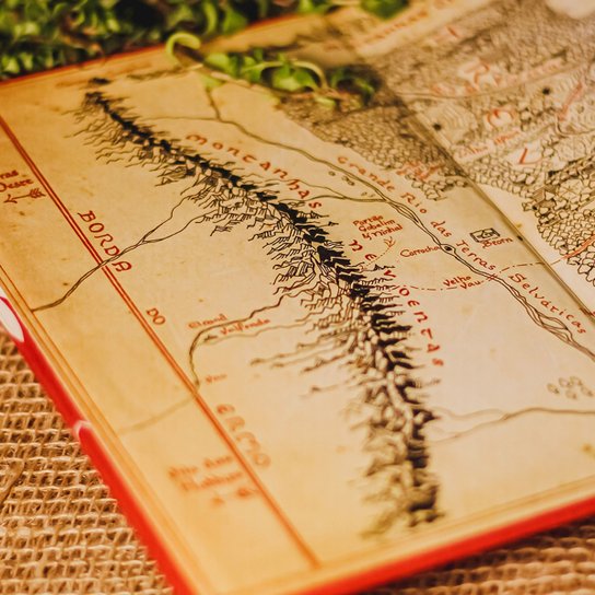 O Hobbit: Livro Edição Exclusiva Em Tecido Com Sobrecapa